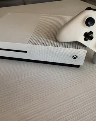 Xbox One S + Controller + 7 Giochi