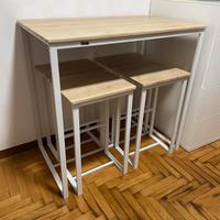 Arredo tavoli con sgabelli