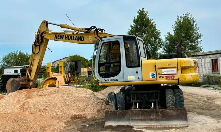 Escavatore Fiat Hitachi 135 WT