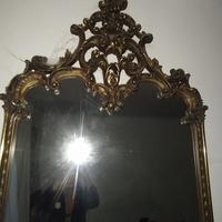 Spechiera in legno dorato e decorato