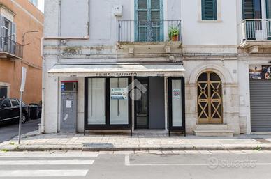 NEGOZIO A GIOIA DEL COLLE