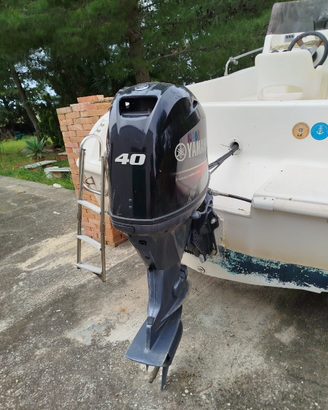 Yamaha 40 cv 10 ore di navigazione
