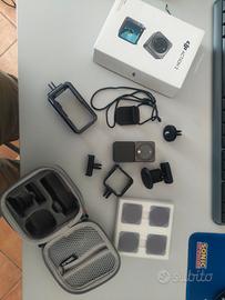 dji action 2  dual screen combo con accessori 