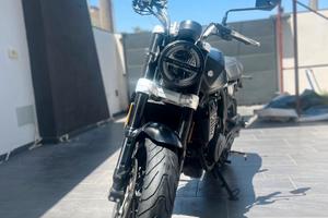 Moto brixton crossfire 500