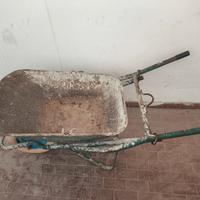 carriola ribaltabile per montacarichi da cantiere 