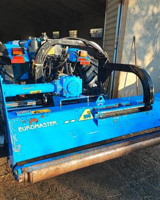 trincia a mazze agricom 200