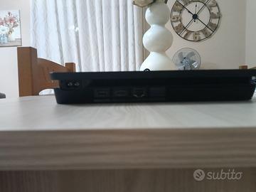 Play station 4 slime 500 GB