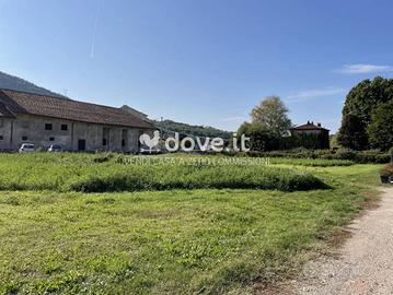 Ultimo lotto: terreno edificabile ad Azzio.