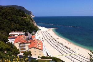 Numana,Conero,6p.letto più2,vic.piazza e spiaggia