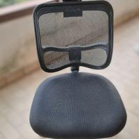 SEDIA DA UFFICIO/PC ERGONOMICA CON POGGIATESTA.