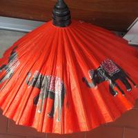 Ombrellino thailandese in bambù dipinto a mano