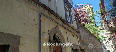 BILOCALE CON TAVERNA