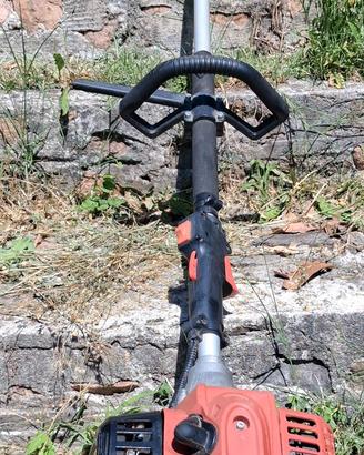 decespugliatore a motore