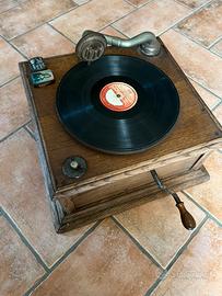 Grammofono 1920 con disco in pietra
