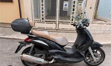 Beverly 500 Cruise nero sella chiara
