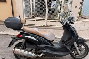 Beverly 500 Cruise nero sella chiara