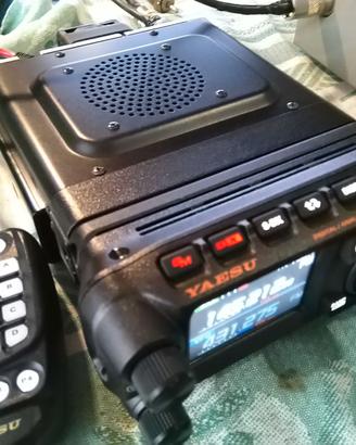 radio yaesu ftm 500  vhf uhf  c4 fm radioamatori