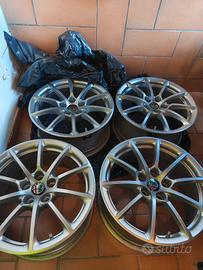 cerchi alfa romeo originali da 17'' con valvole