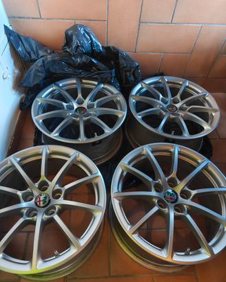 cerchi alfa romeo originali da 17'' con valvole
