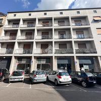 NEGOZIO A GIUSSANO