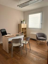 Stanza uso ufficio sabato mattina e pomeriggio