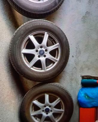 Cerchi in lega con gomme invernali 235/60 r16