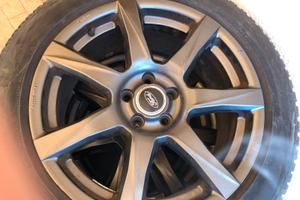 Gomme infernali completi dí cerchi.