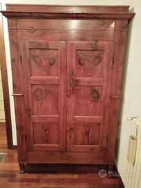 Armadio in legno di pino massiccio