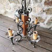 LAMPADARIO RUSTICO IN FERRO BATTUTO