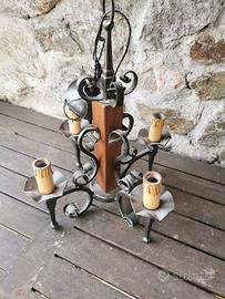 LAMPADARIO RUSTICO IN FERRO BATTUTO