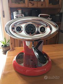 Macchina caffè Illy Iperespresso X7.1 rossa