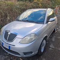 lancia y