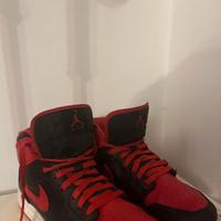Jordan 1 mid reverse taglia 44 