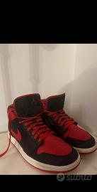 Jordan 1 mid reverse taglia 44 