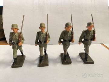 Lotto 4 Soldatini in Pasta Lineol Germany  