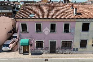 CASA SEMINDIPENDENTE A BELFIORE