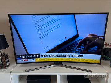 Televisore Samsung 4K 49 pollici curvo