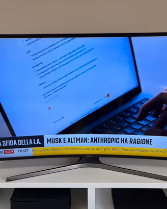 Televisore Samsung 4K 49 pollici curvo