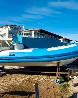 Gommone 5,60 - motore Mercury 90 cv - posto barca