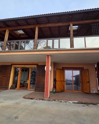 Villa di 424 m² con più di 5 locali e box auto dop