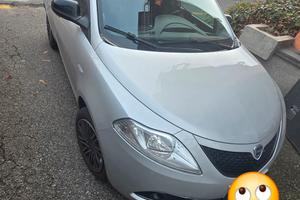 Lancia ypsilon 1.0 F ibrido benzina  del 2021