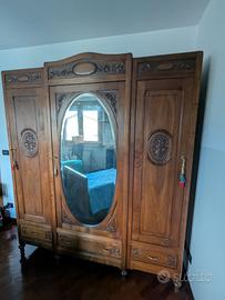 Armadio fine '8oo in legno stile Umbertino.