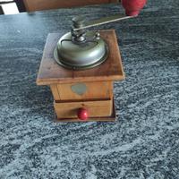 Macinacaffè manuale vintage in legno