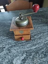 Macinacaffè manuale vintage in legno