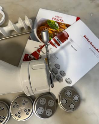 Kitchen Aid accessorio per fare la pasta .