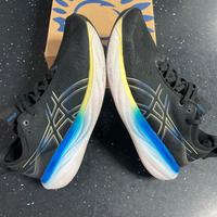 Scarpa running asics gel-nimbus 25