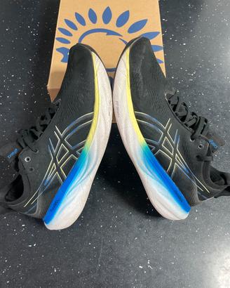 Scarpa running asics gel-nimbus 25