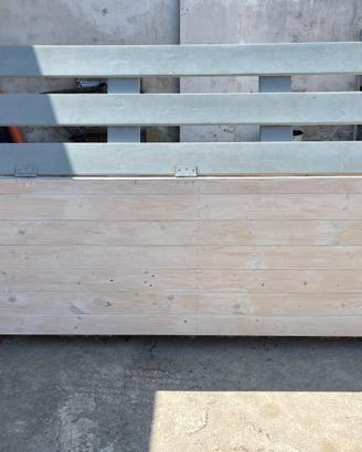 Cassone / Baule da esterno in legno con ruote
