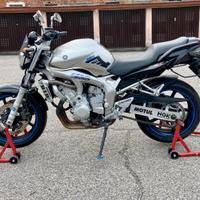 YAMAHA F6