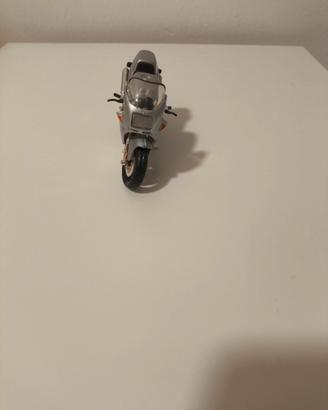 Modellino moto stradale Ducati 